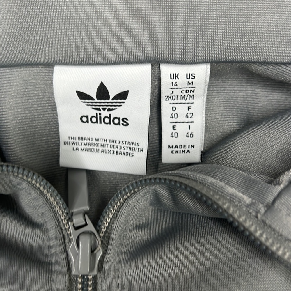 Adidas size M grey track jacket with iridescent logo/design - Picture 5 of 5